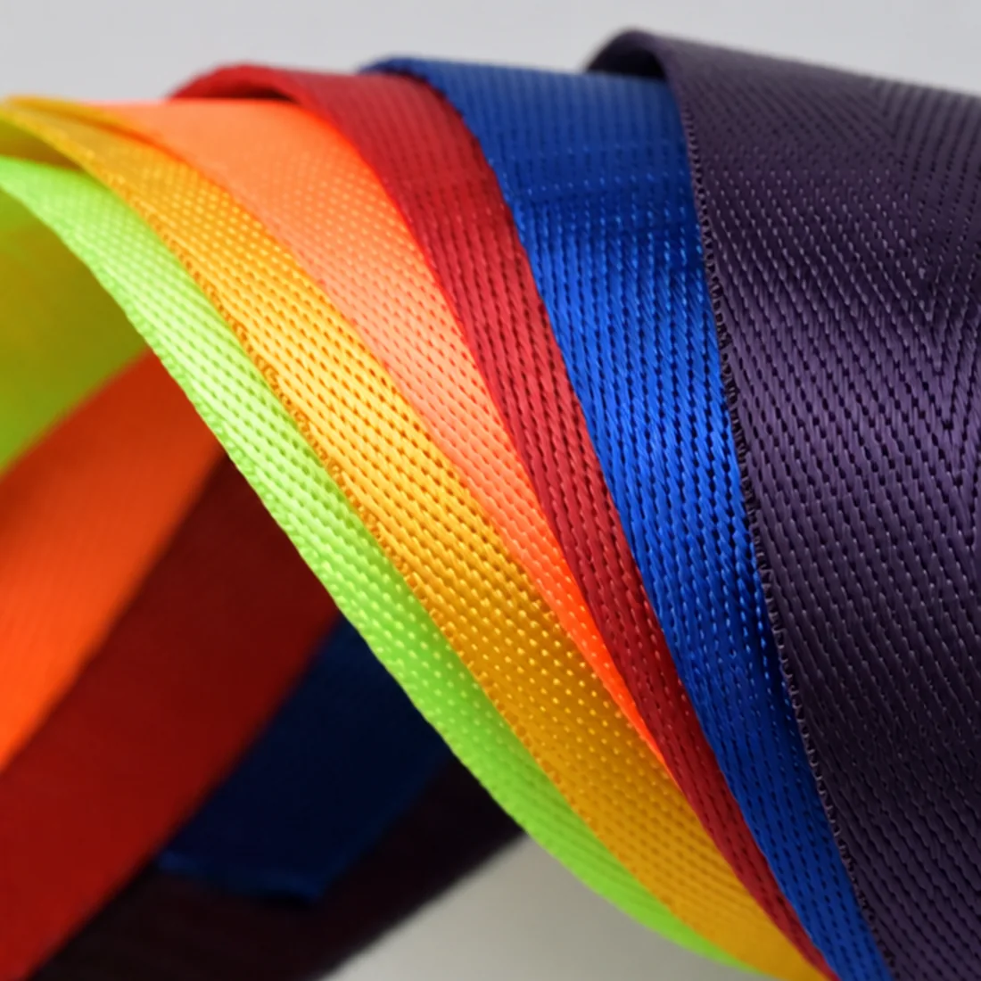 Close inspection of woven webbing edge, surface and yarn construction